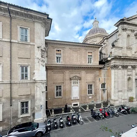 All'ombra Del Colosseo רומא